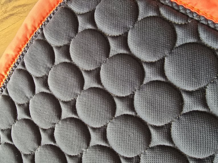 Schockemöhle Dressurschabracke satin-olive WB im Set Schockemöhle Dressurschabracke satin-olive WB im Set