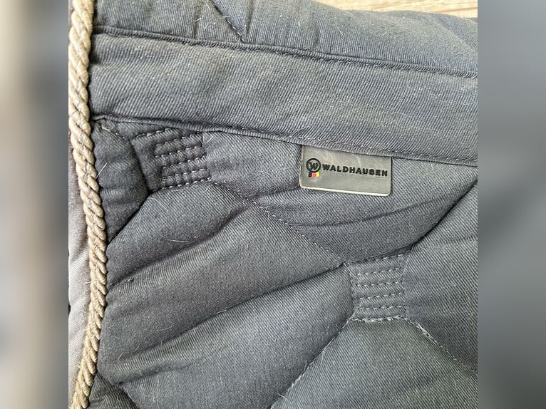 3 Satteldecken WB: Blau, Rot, Grau
