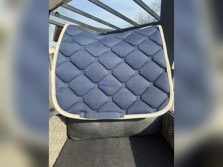 Blaue Waldhausen Dressurschabracke WB/DR