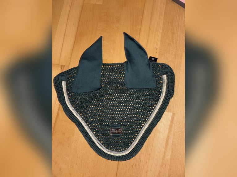 Dressur Schabracke + passende Fliegenmaske in Green-lake