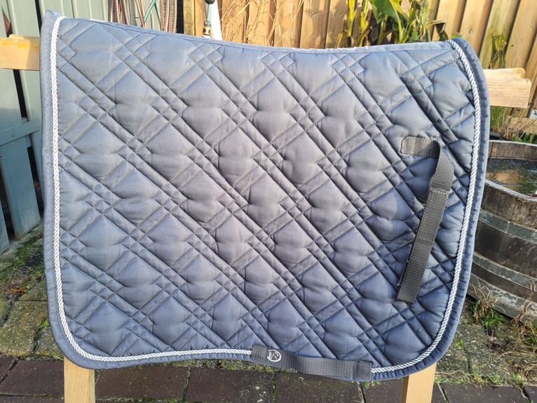 Dressurschabracke Ridersdeal Riderschoice grau 