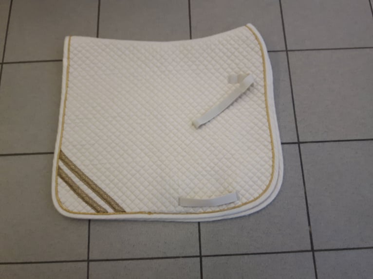 Dressurschabracke Turnier mit Goldborte Dressurschabracke Turnier mit Goldborte