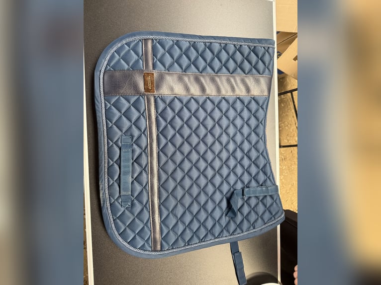 Equestrian Stockholm Schabracke in Größe COB, monacco Blue no boundaries.