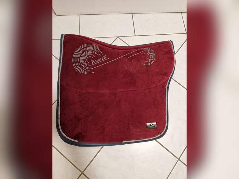 Equitex Ibero Samt Rubin