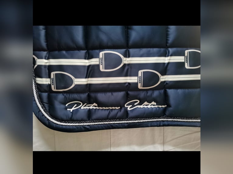Eskadron Big Square Schabracke Platinum Edition