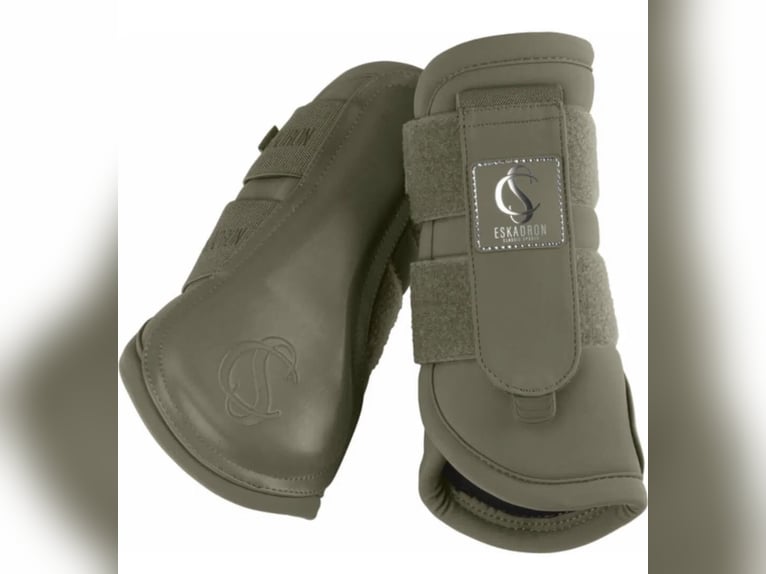 ESKADRON Classic Sports set NEU