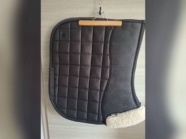 Eskadron Dressurschabracke EVO Wool