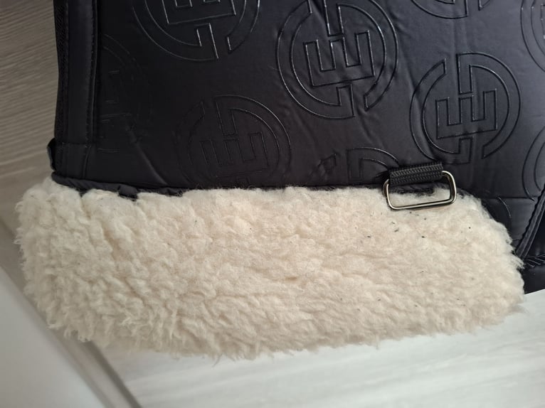Eskadron Dressurschabracke EVO Wool