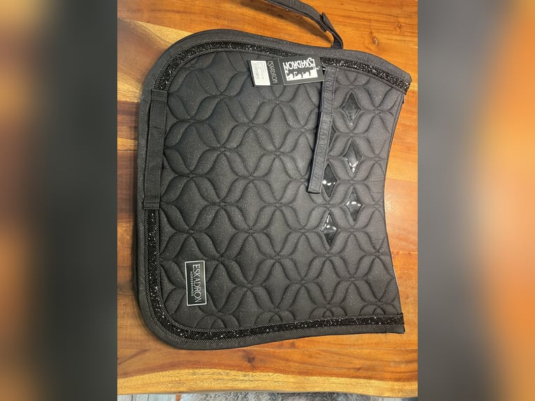 Eskadron Horsebrands Schabracke schwarz Glitzer 