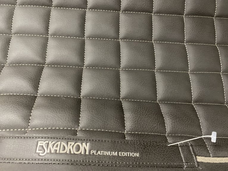 Eskadron Platinum Arteco Elegance Anthra DL Schabracke