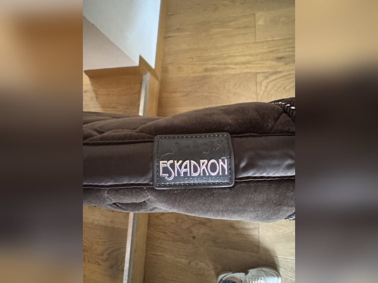 Eskadron Samtschabracke braun DL Glitzer