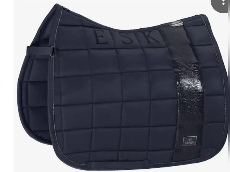 Eskadron Schabracke Dressur Blau / Eskadron Platinum Schabracke Big Square Glossy Eskadron Schabracke Dressur Blau / Eskadron Platinum Schabracke Big Square Glossy