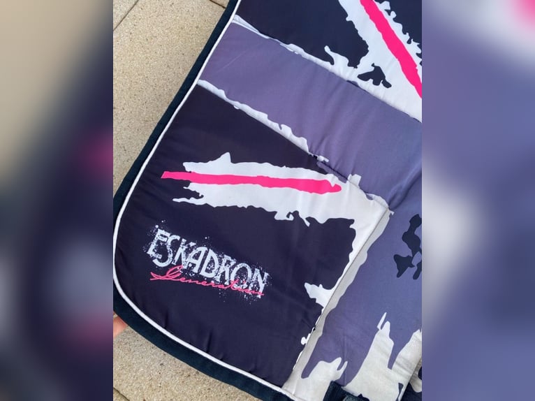 Eskadron Schabracke Next Generation DR - UK - grau/pink