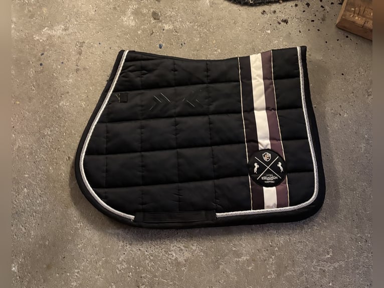 Eskadron Schabracke VS WB schwarz