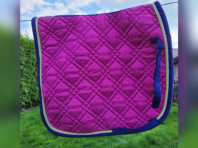 Eskadron Set Fuchsia Schabracke und Bandagen 