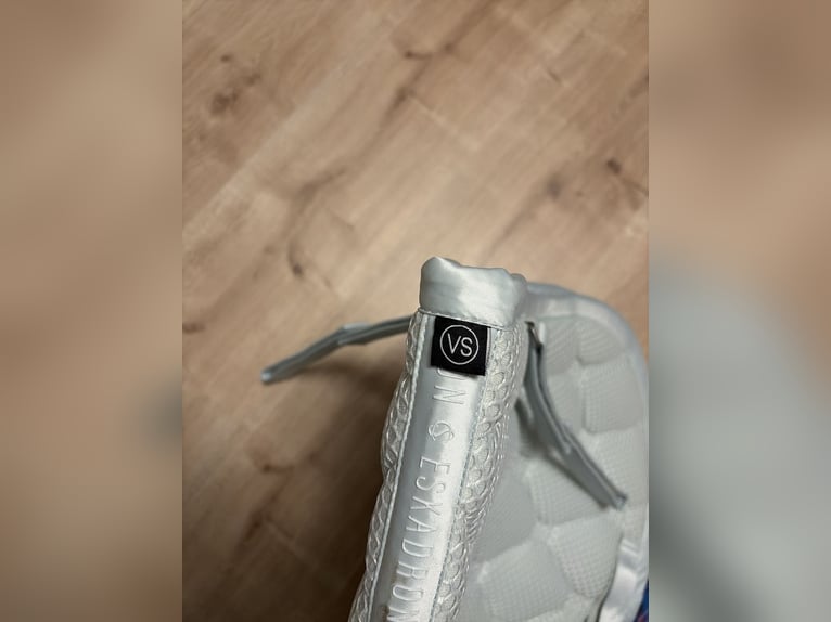 Eskadron VS Powder Green