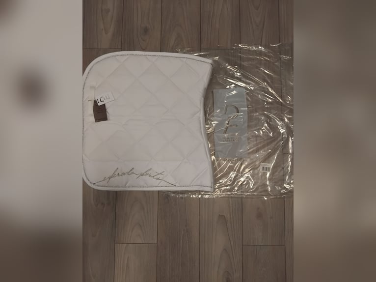 Esperado Schabracke Model "Dallas" White