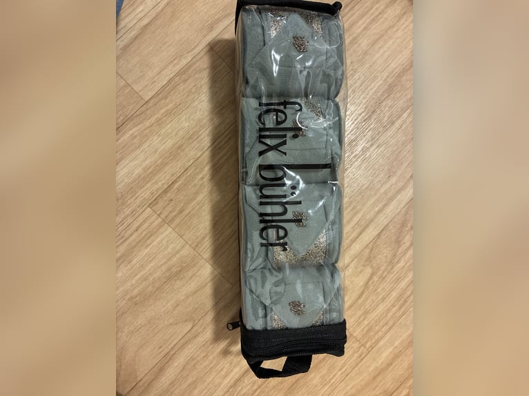 Felix Bühler VS Set Olivgrün mit Bandagen und Fliegemütze