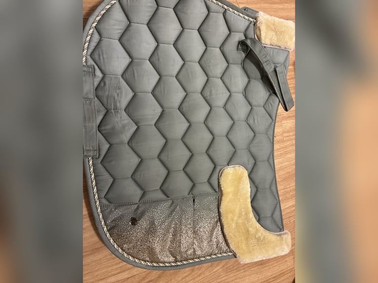 Felix Bühler VS Set Olivgrün mit Bandagen und Fliegemütze