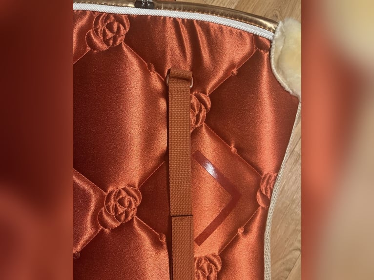 HKM Dressurschabracke Edinburgh NEU