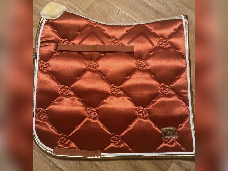 HKM Dressurschabracke Edinburgh NEU