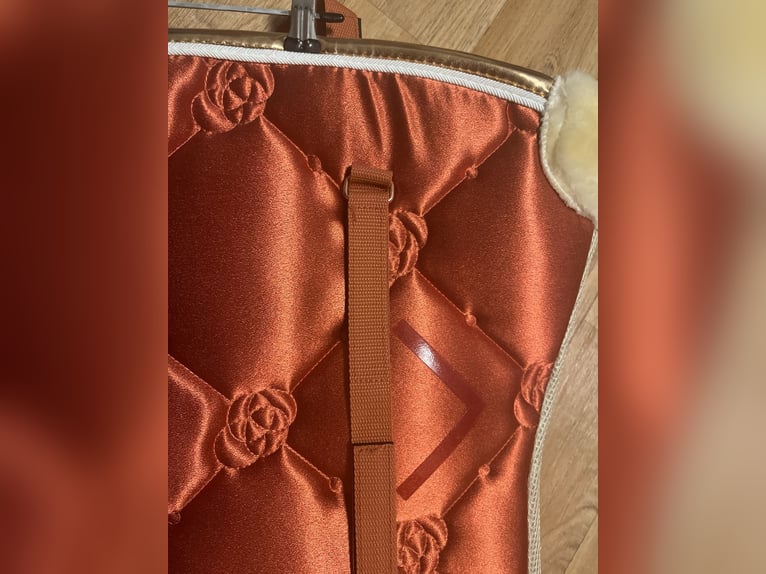 HKM Dressurschabracke Edinburgh NEU