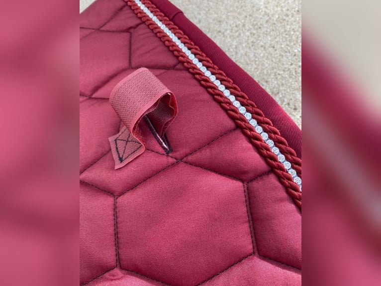 Mattes Schabracke Eurofit Springen SR- Bordeaux/Crystal NEU