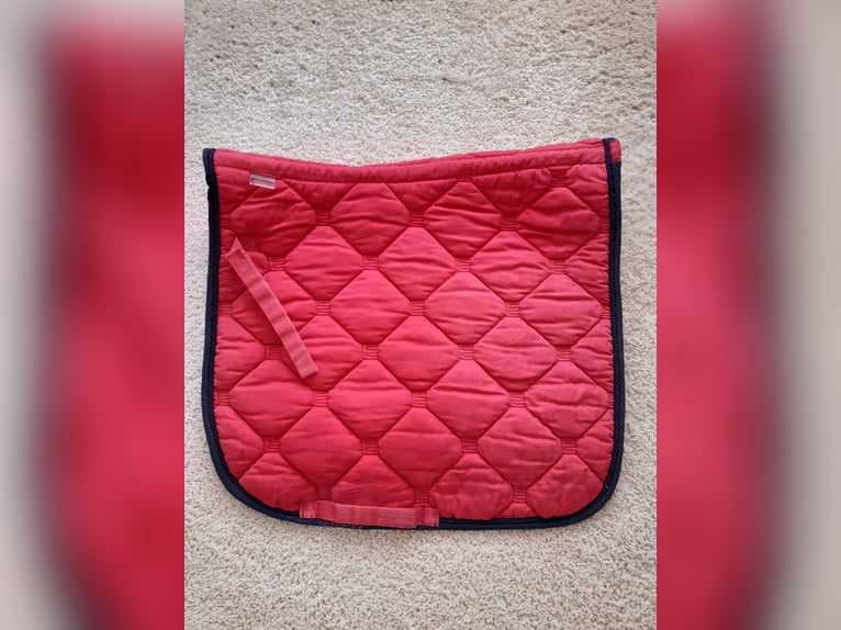 Mehrere Satteldecken, Schabracken "Dressur"