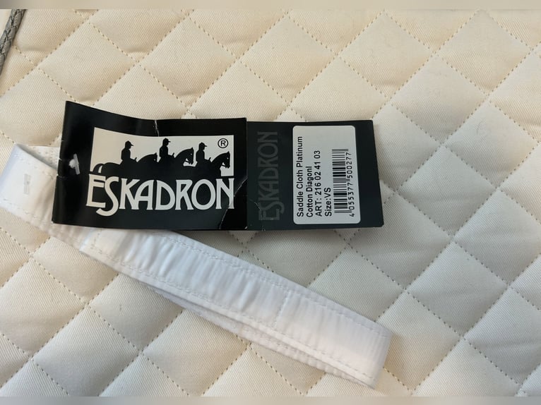NEU m Etikett! Eskadron Turnier Schabracke Diagonal Platinum VS