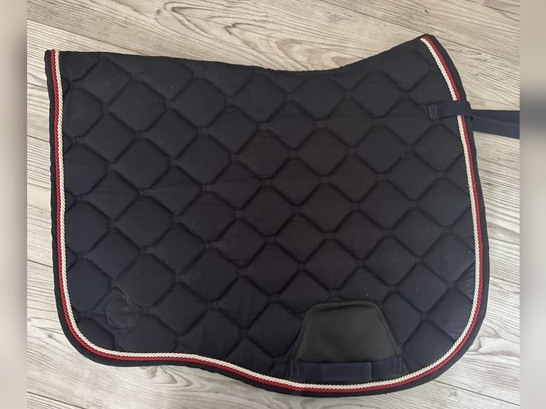 Neue Dressur Schabracke 
