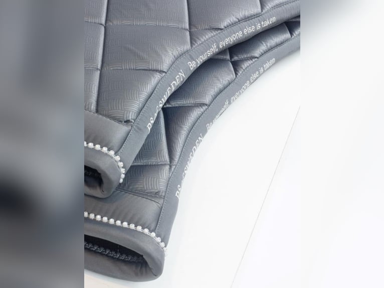 PS of Sweden Dressur Schabracke NEU Cob „Plait“ Zopfmuster silber
