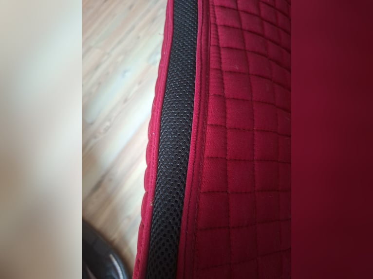 Riderschoice DR Schabracke rot, Keramikfaser und Luftzirkulation 