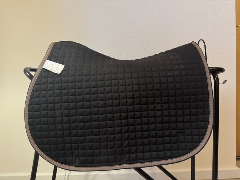 Schabracke in Dunkelblau von Felix Bühler (Größe: Vielseitigkeit)