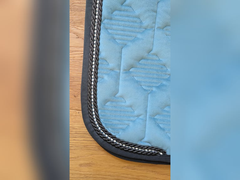 Schabracke mattes Lammfell Dressur L