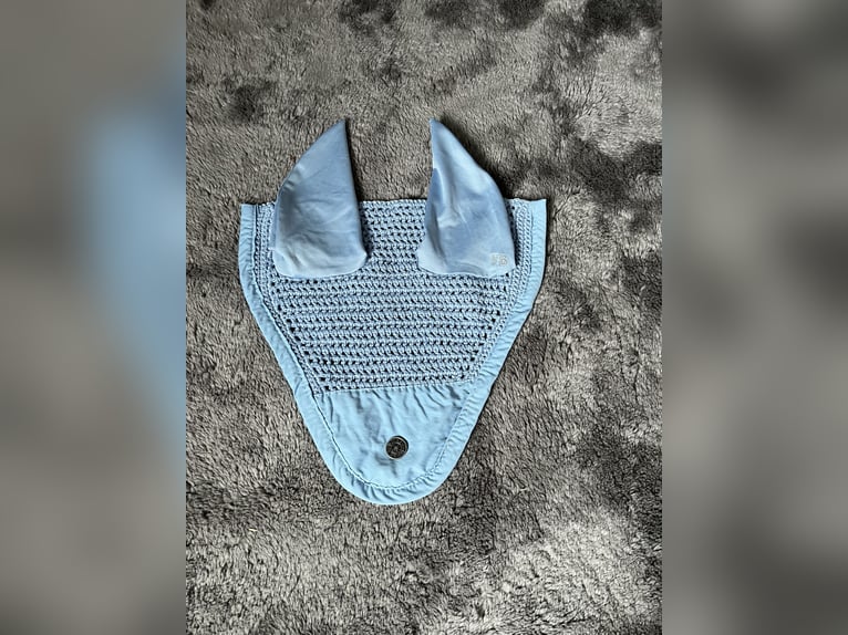 Schabracke mit Fliegenhaube