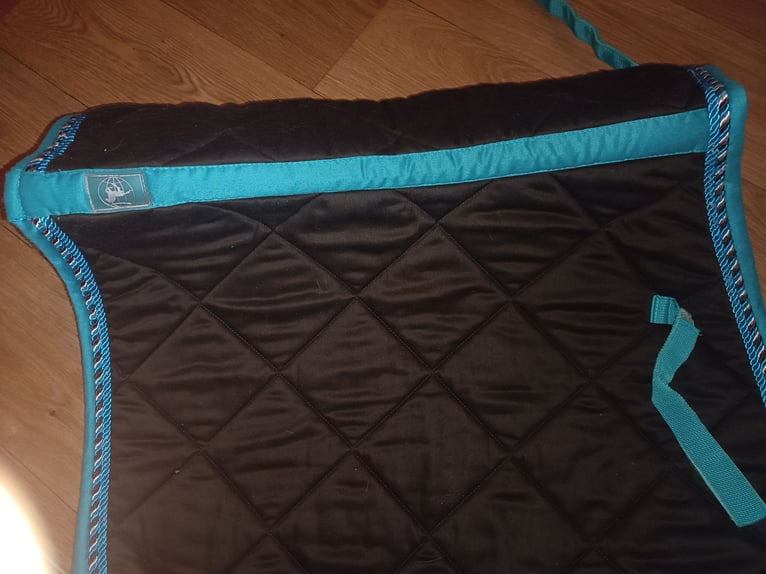 Schabracke VS + Fliegenhaube WB braun/türkis Kordel gesteppt neuwertig Sattelunterlage pferdezubehör