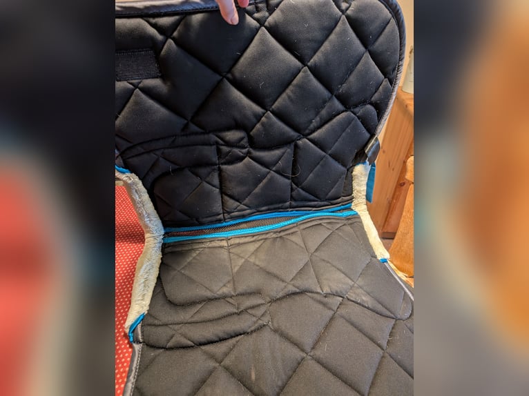 Schöne und kaum benutzte Schabracke zu verkaufen 