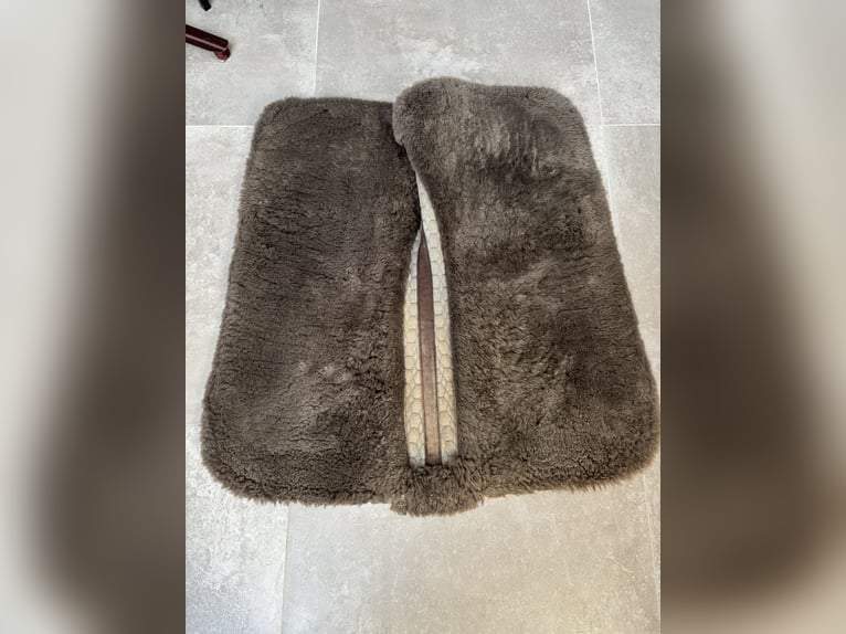 Mattes Lammfellpad