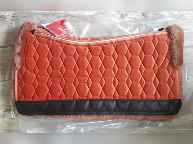 Neu Mattes 33" = 85cm Westernpad zimt Lammfell cognac zum Wanderreiten zimt