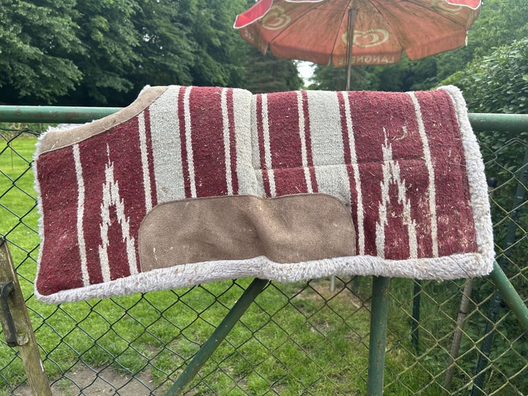 Rot-weißes Westernpad