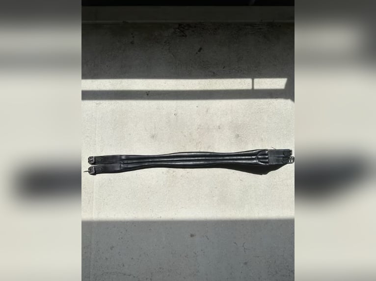 Leder-Sattelgurt l 115cm l Stübben l Schwarz mit Verzierung