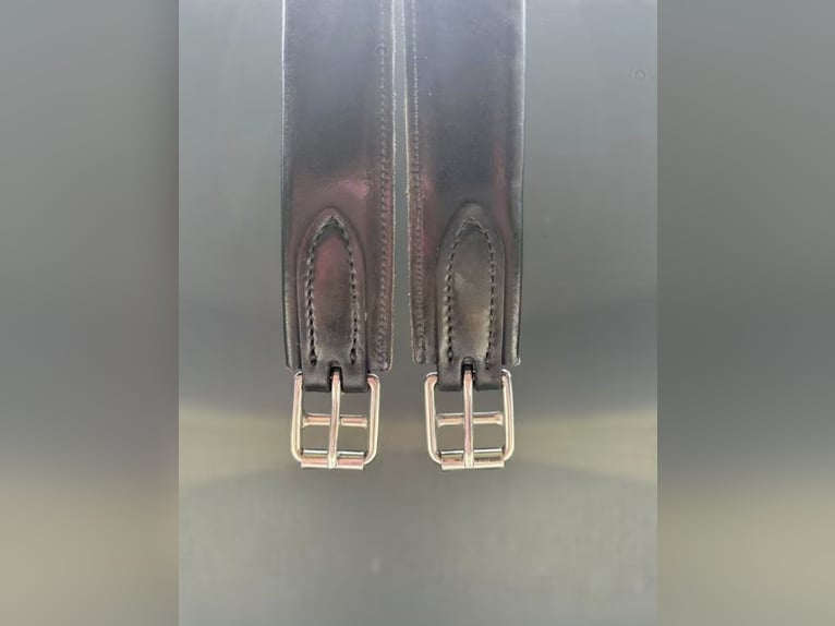 Leder-Sattelgurt l 115cm l Stübben l Schwarz mit Verzierung