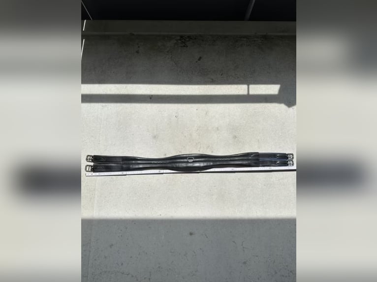 Leder-Sattelgurt l 115cm l Stübben l Schwarz mit Verzierung