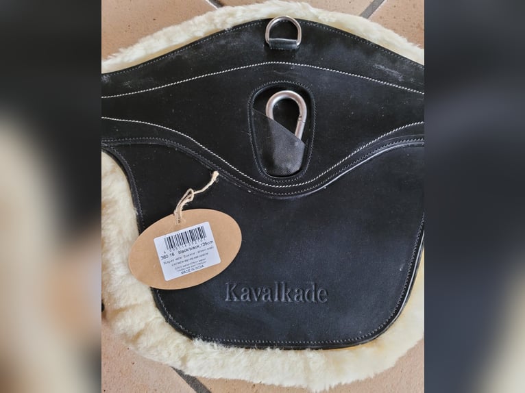 Kavalkade Stollenschutzgurt Excellence mit Lammfell elastische Strippen / NEU