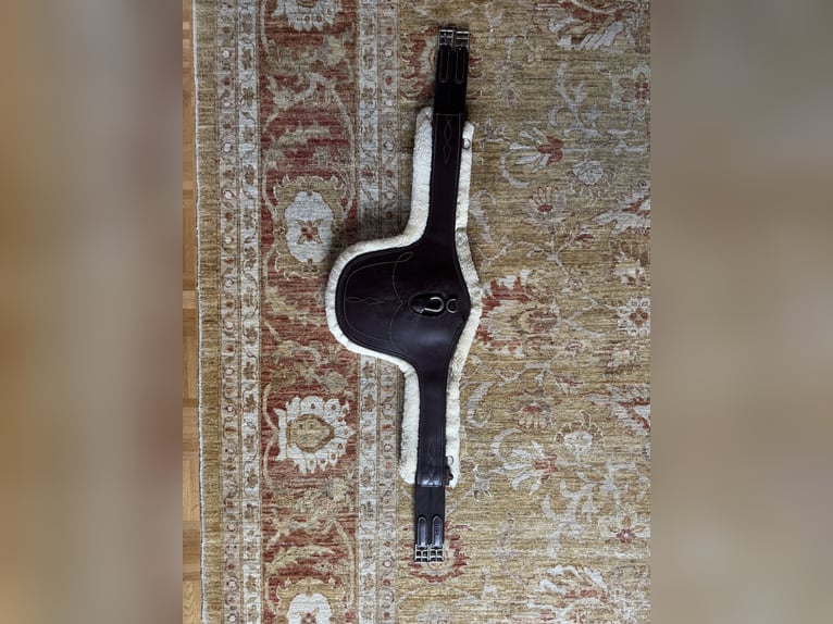 Kentucky Springurt mit Schaffell 135cm