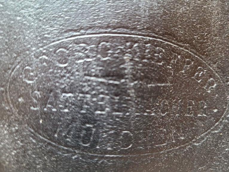 schwarzen Stollenschutz / Stollenlatz / Latz / Sattelgurt / Springen - variabel