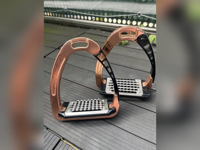 Acavallo Steigbügel Arena Alu Pro rosé gold 125 mm 