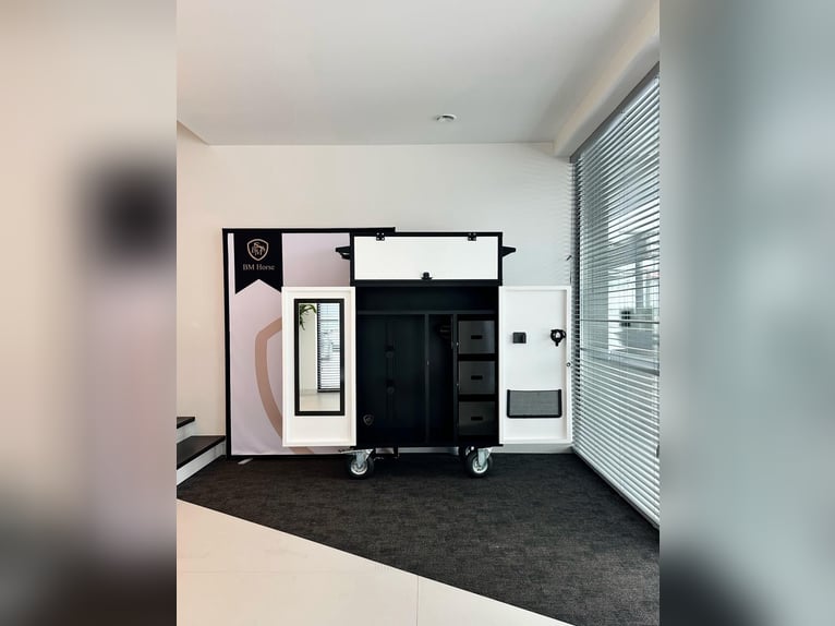 CARBON PRO mit Aufsatz Premium Sattelschrank