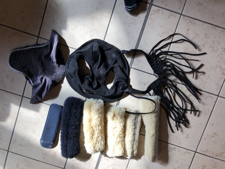 Pferdezubehör - wegen Aufgabe des Reitsports