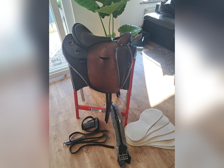 ROC Wanderreitsattel 15"/32